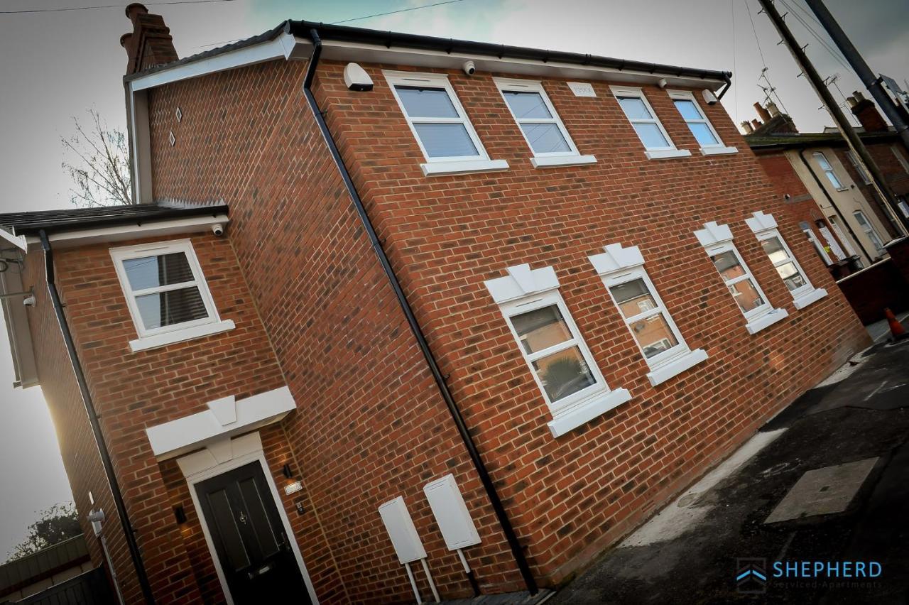 Apartment Serviced By Shepherd Serviced Reading